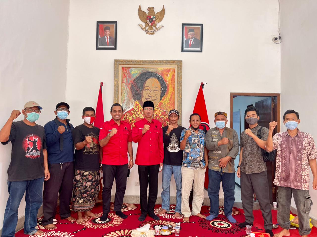 DPC PDI Perjuangan Kota Surabaya menerima kunjungan dari Paguyuban Budaya Sawunggaling, Minggu (10/10/2021). 