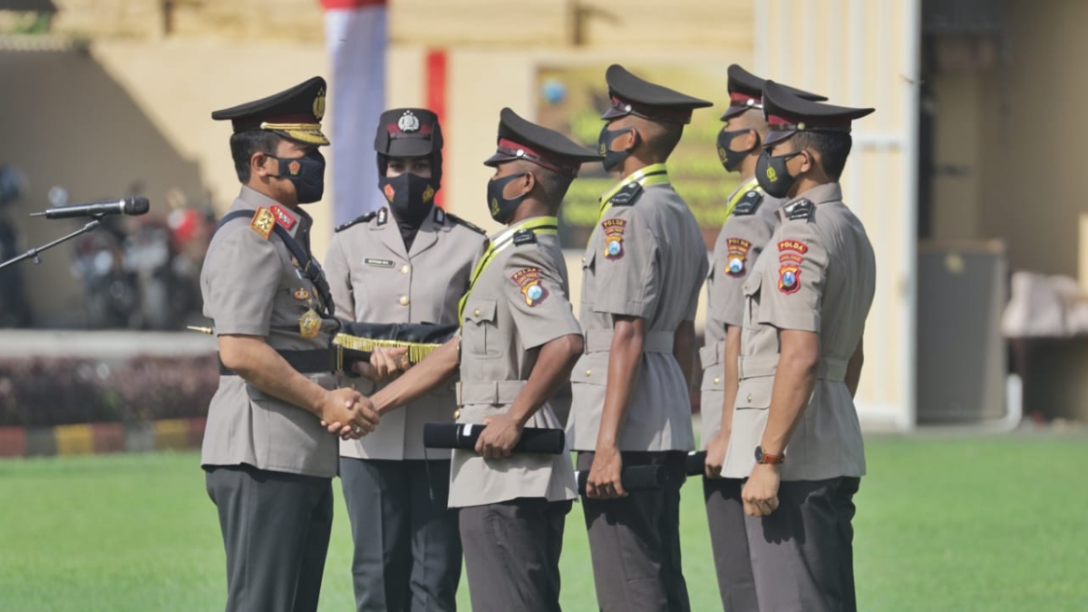Kapolda Jatim Lantik 750 Bintara Remaja di SPN Polda Jatim.