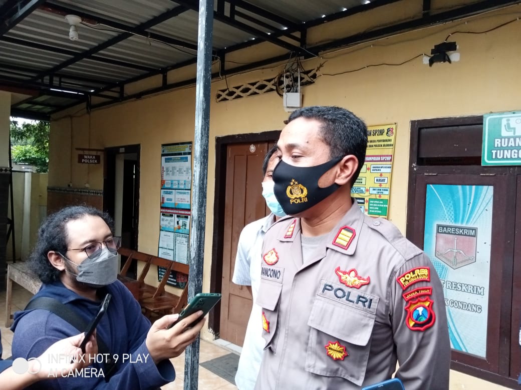 Kapolsek Gondang, AKP Suwancono saat berikan keterangan ungkap pamer kelamin.