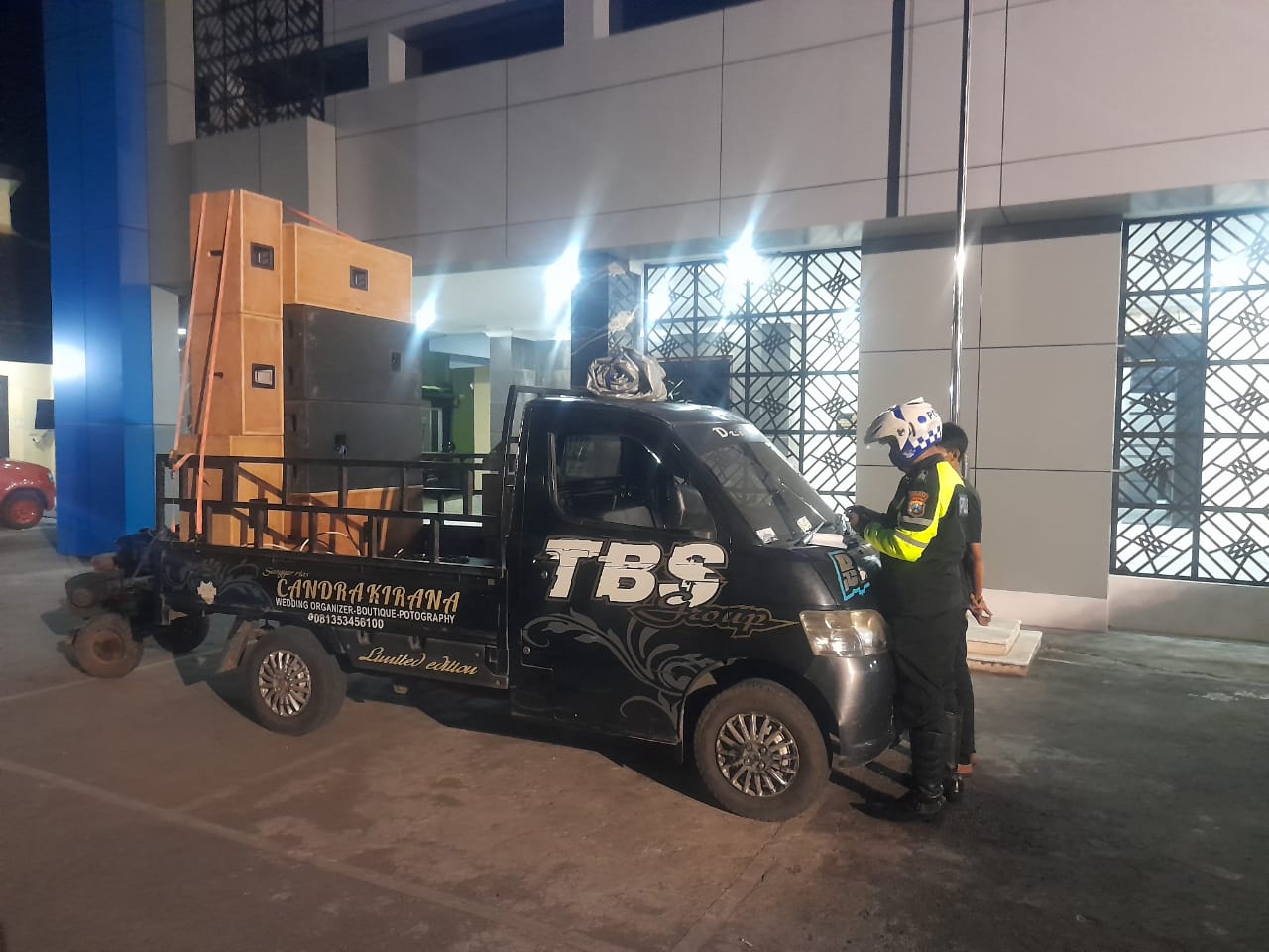 Mobil Bak terbuka yang diamankan saat sahur (dok. Pol).