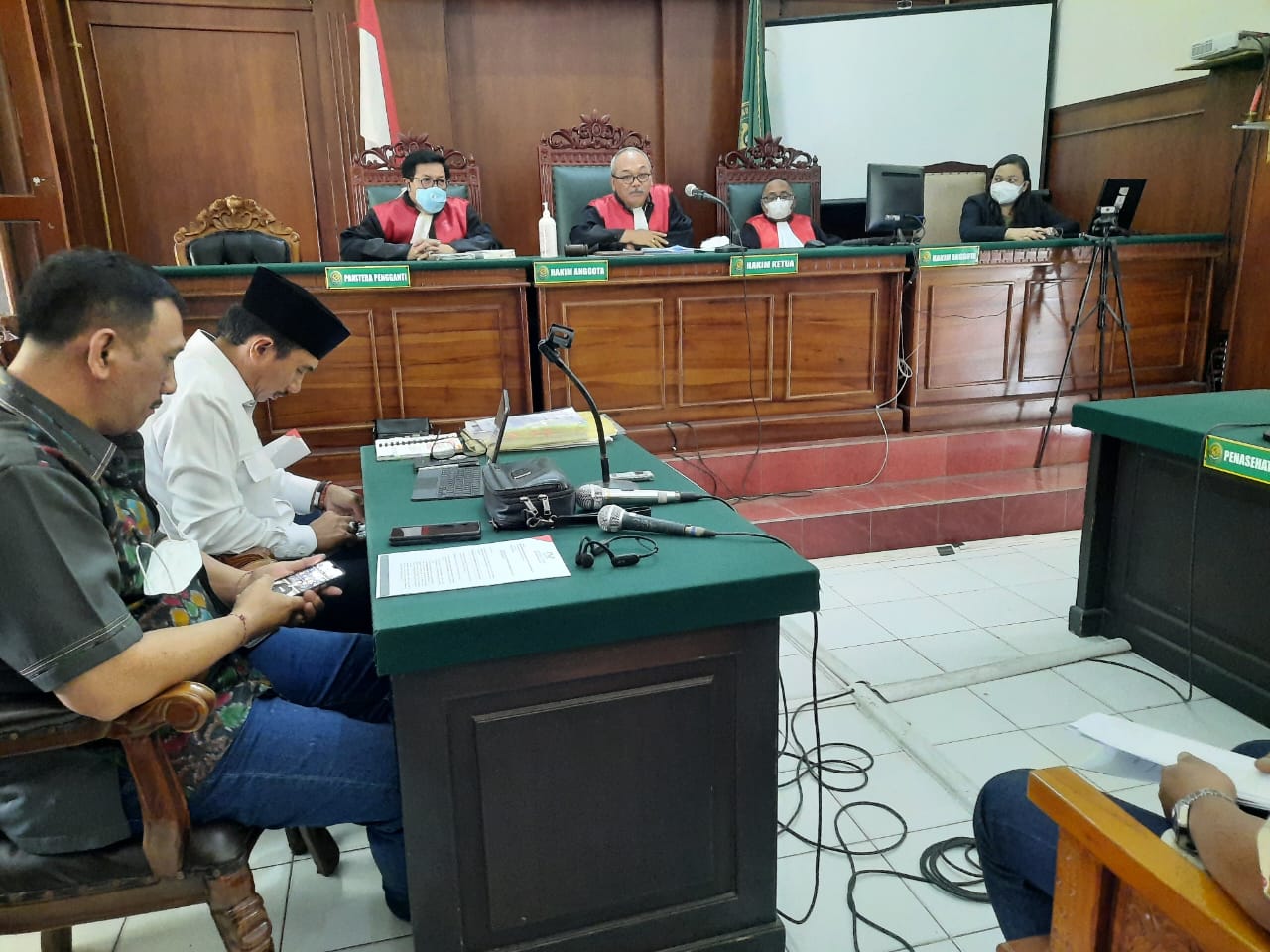 Suasana sidang di Pengadilan Surabaya