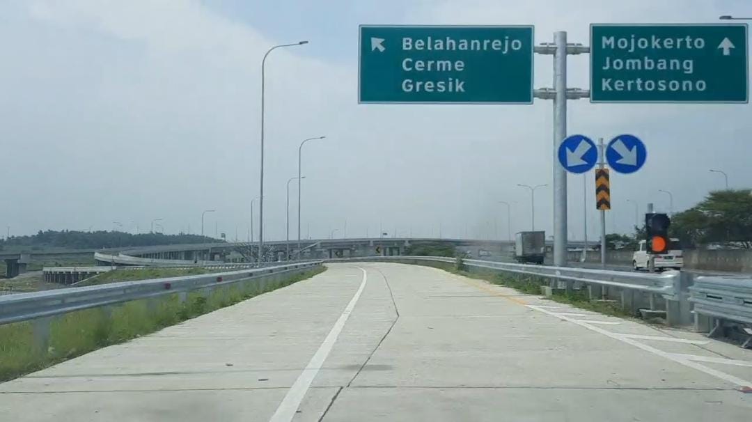 Junction Wringinanom yang menjadi penghubung Tol KLBM dan Tol Sumo