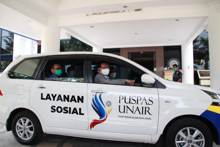 Mobil layanan sosial Unair