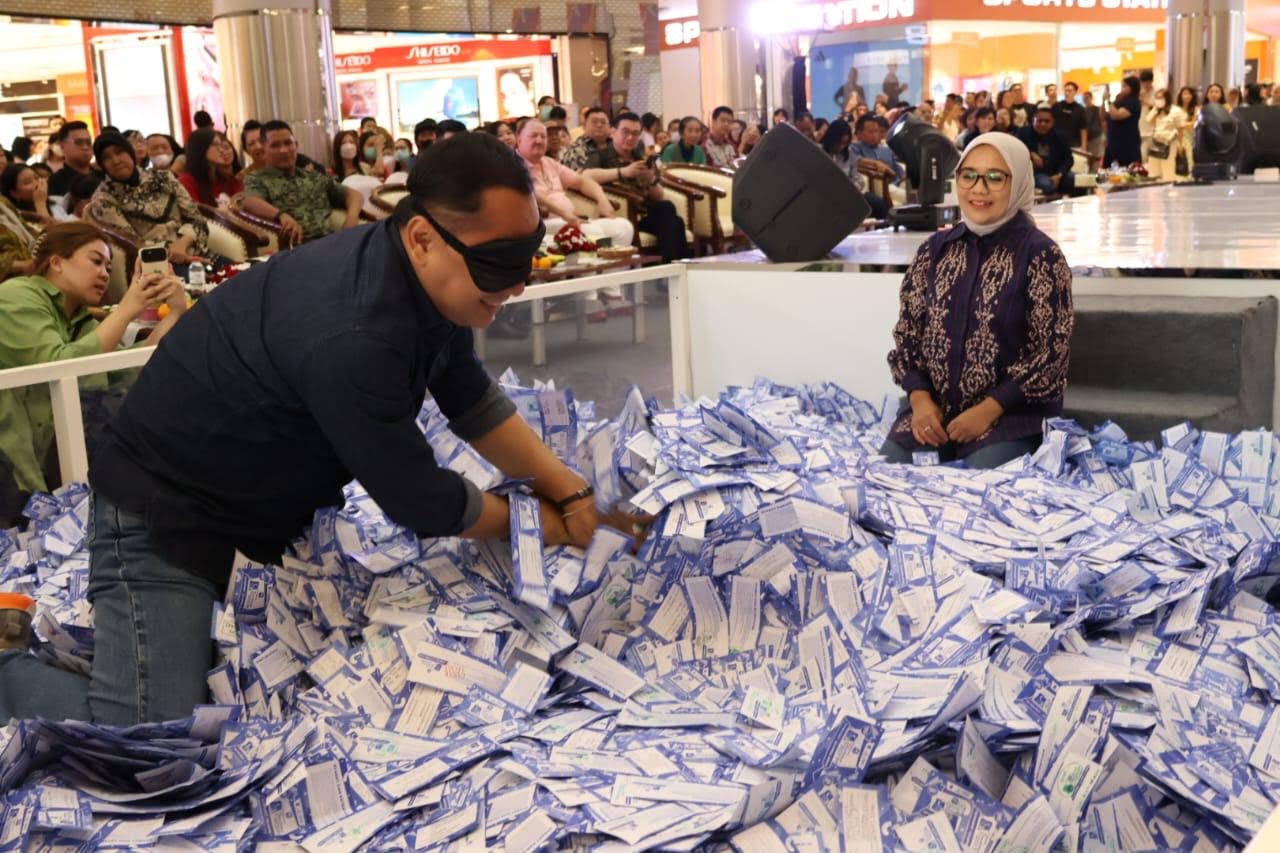 Eri Cahyadi saat ikut melakukan pengundian di penutupan SSF 2024
