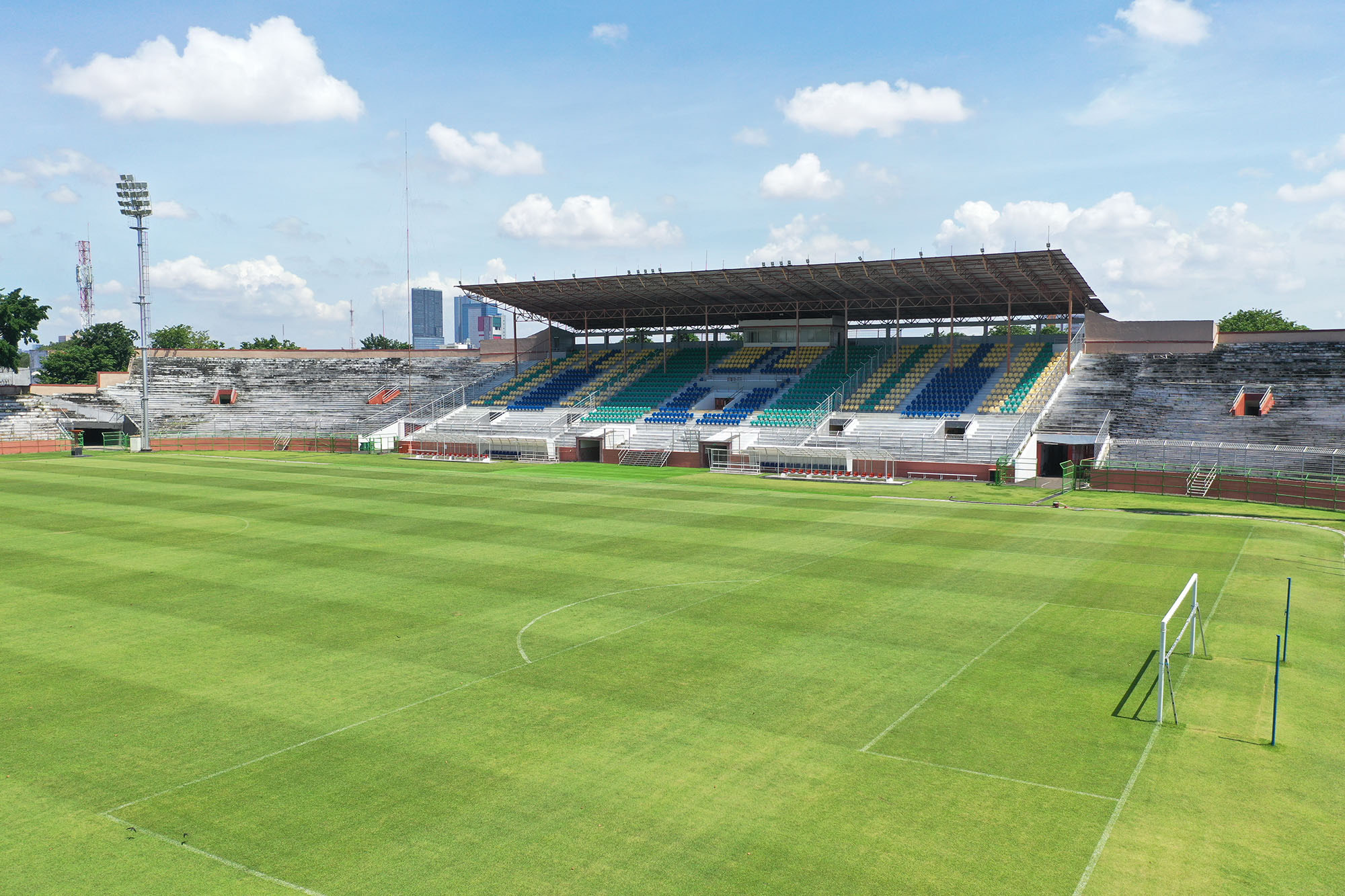 Stadion Gelora 10 November (G10N)