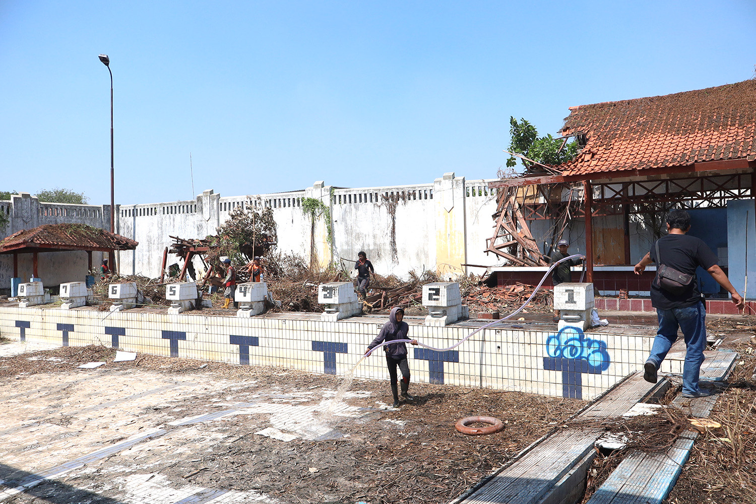 Pemkot) Surabaya berencana mengintegrasikan kawasan eks Taman Hiburan Rakyat (THR) dan Taman Remaja Surabaya (TRS) dengan Hi-Tech Mall 
