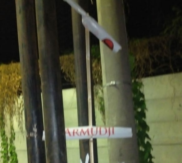Salah satu APK Eri-Armudji yang dirusak.