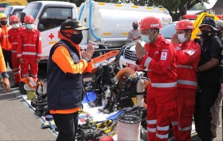 Gubernur Jatim Khofifah saat Apel Siaga Darurat Bencana di Makodam V/Brawijaya, Senin (23/11/20) kemarin. (Foto: google. Com) 