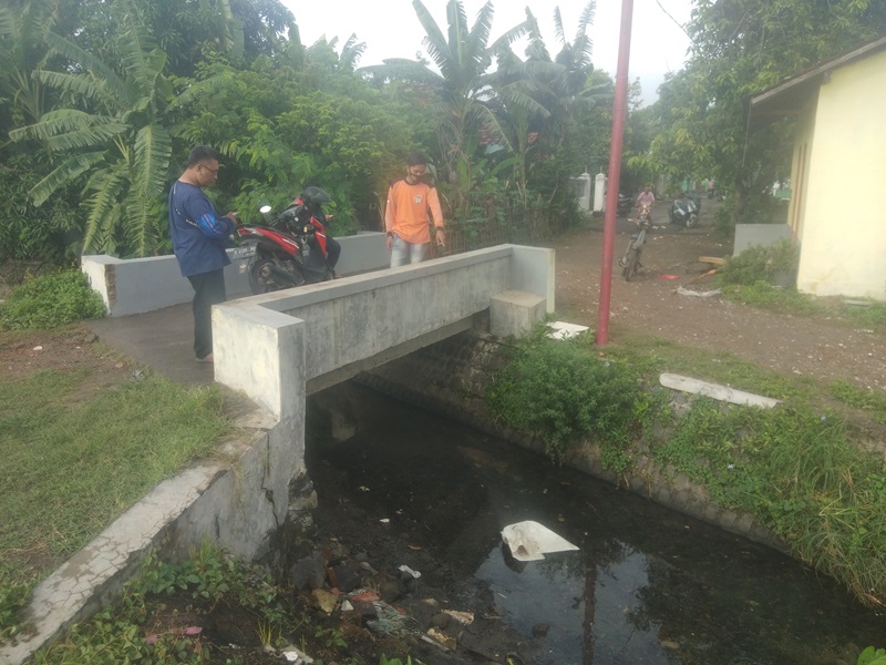 Lokasi ditemukannya mayat bayi oleh orang tak dikenal di sungai Desa Gayaman Kab. Mojokerto. (Foto: redaksi) 