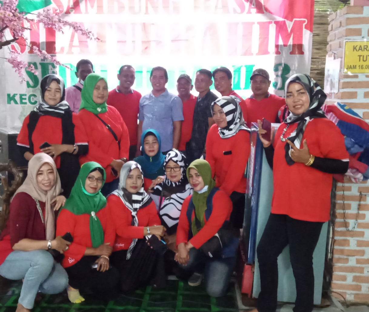 Keluarga Besar Dapil III DPRD Jombang di Taman Wisata Banyumili, Sabtu (20/2/2021). 