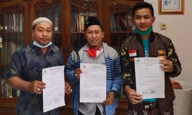 Abdul Holil (tengah), selaku sekretaris GP Ansor Surabaya (dokumentasi pribadi)