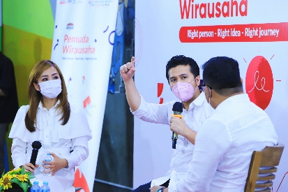 Wakil Gubernur Jawa Timur, Emil Elistianto Dardak saat menjadi narasumber Talkshow dalam rangka Roadshow Perwira Surabaya.
