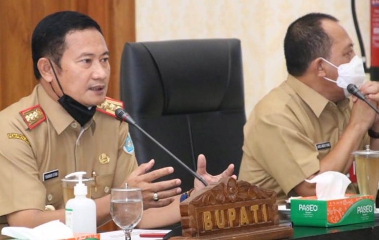 Bupati Yuhronur Effendi (Yes)