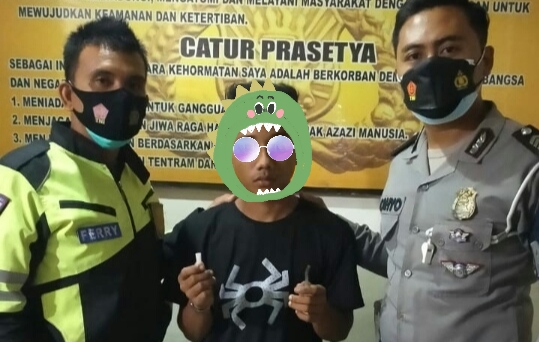 Pemuda berinisial AS diamankan petugas Satlantas Polres Banjar saat melakukan patroli rutin di jalan Gubernur Syarkawi pada Selasa (13/4) malam.