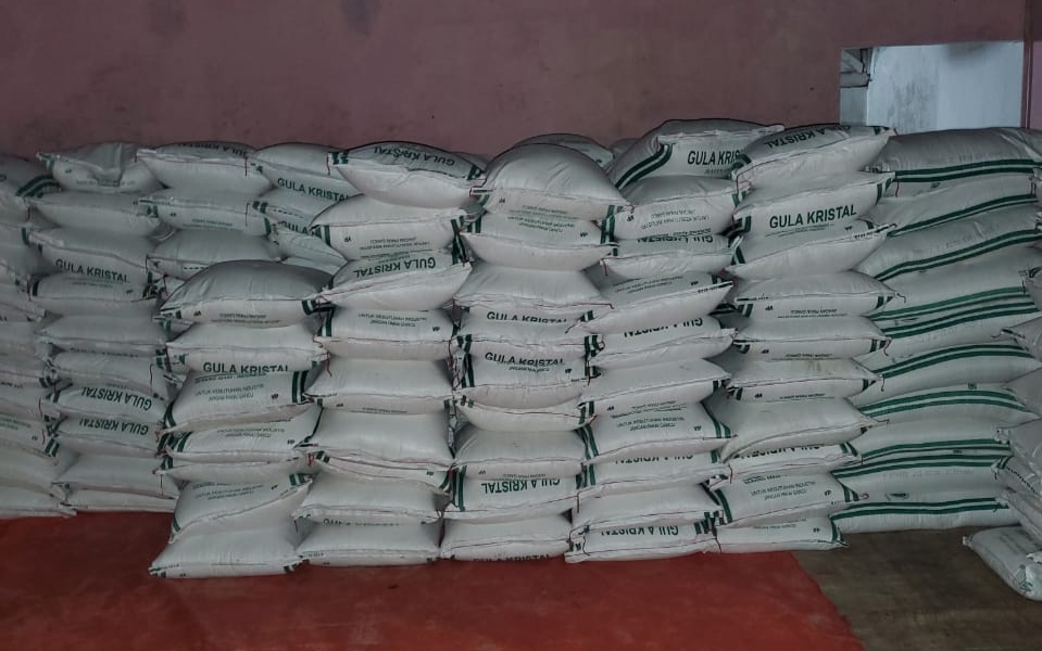 Gula rafinasi yang ditemukan di gudang daerah Banyumas, Jateng