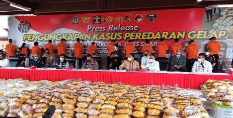 Polisi merilis pengungkapan sabu seberat 1,2 ton jaringan Timur Tengah, Malaysia, Indonesia