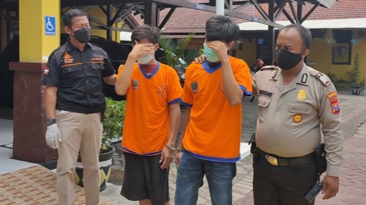 Dua pelaku penyalahgunaan narkoba yang diamankan Polisi.