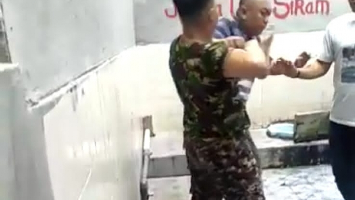 Tangkapan gambar dari video aksi kekerasan di dalam Lapas Kelas II A Jember.