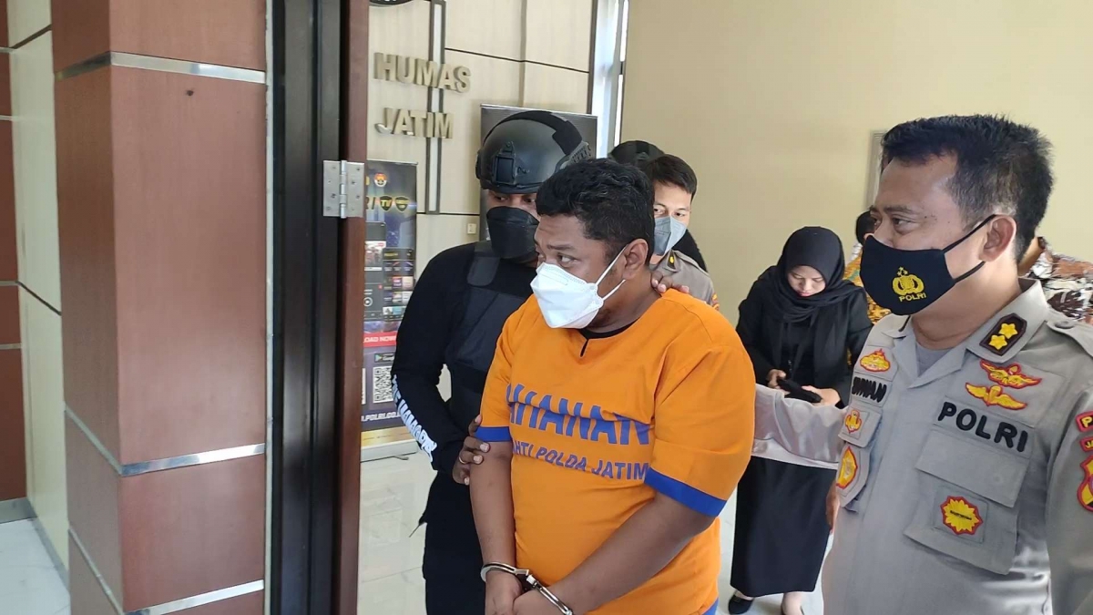 Pelaku penipuan Akpol yang ditangkap Polda Jatim.