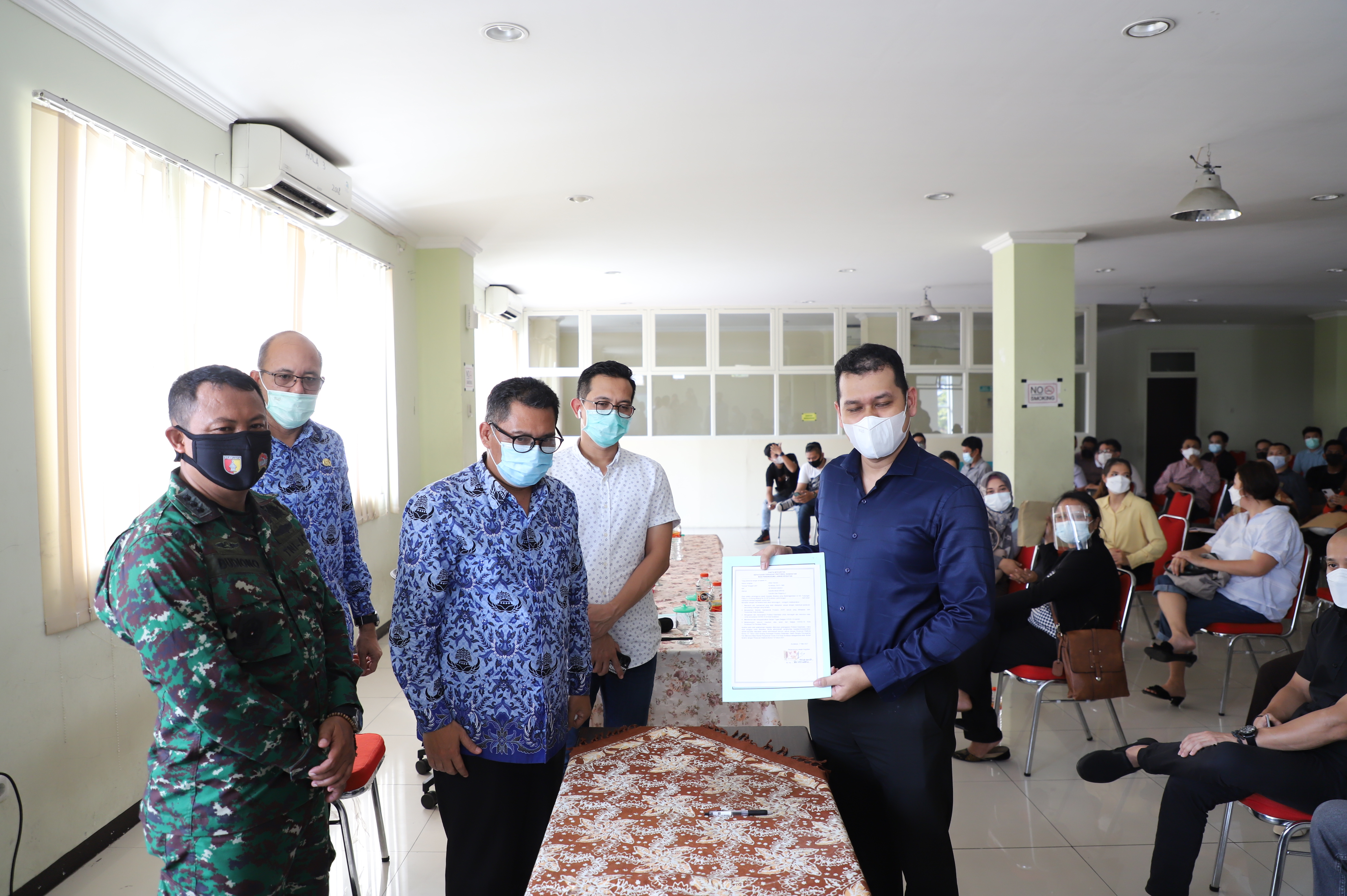 Pengusaha hiburan Surabaya menandatangani pakta integritas