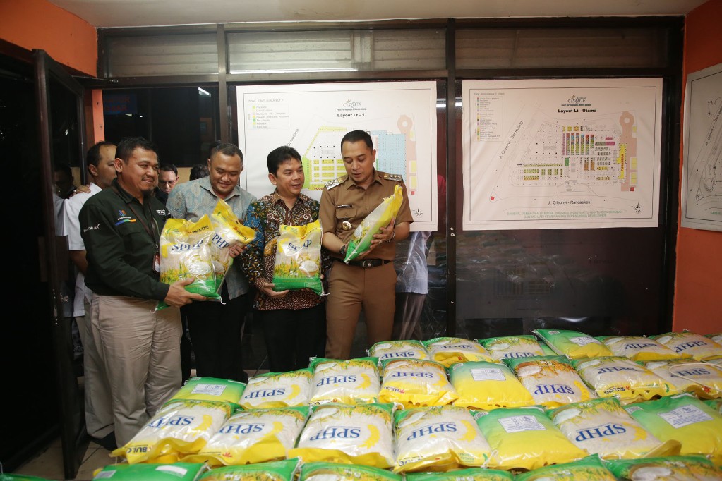Stok beras di Surabaya aman
