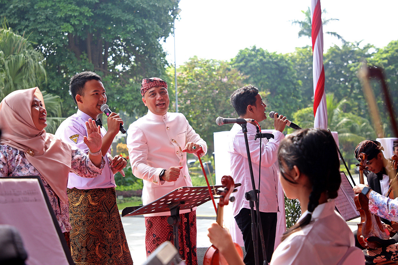 Peringatan Hardiknas di Balai Kota Surabaya