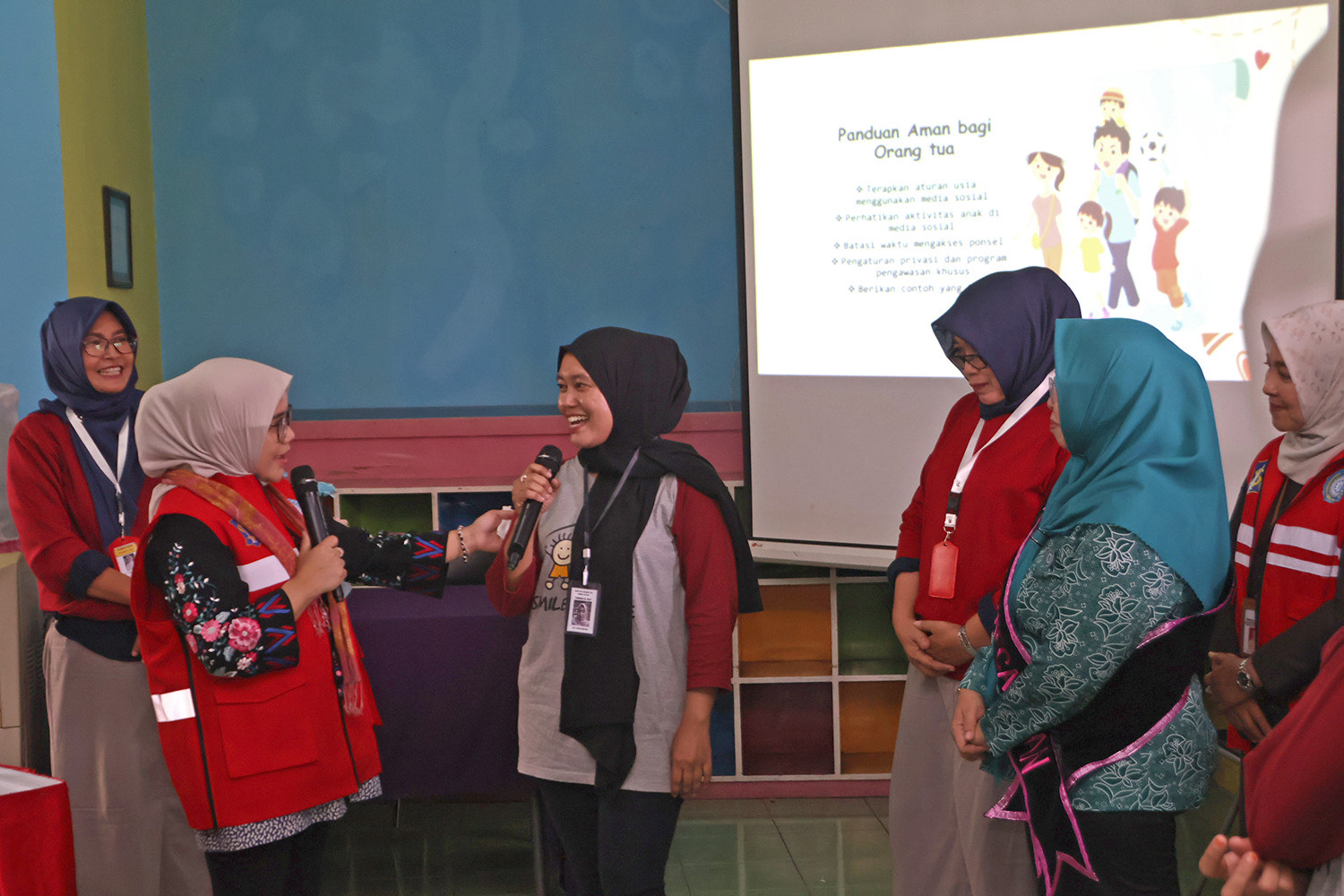 Ketua Tim Penggerak (TP) PKK Kota Surabaya, Rini Indriyani kembali membuka Sekolah Orang Tua Hebat (SOTH)
