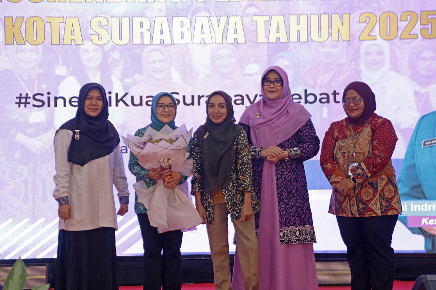 Ketua Tim Penggerak (TP) PKK Kota Surabaya Rini Indriyani membuka Musrenbang Perempuan 