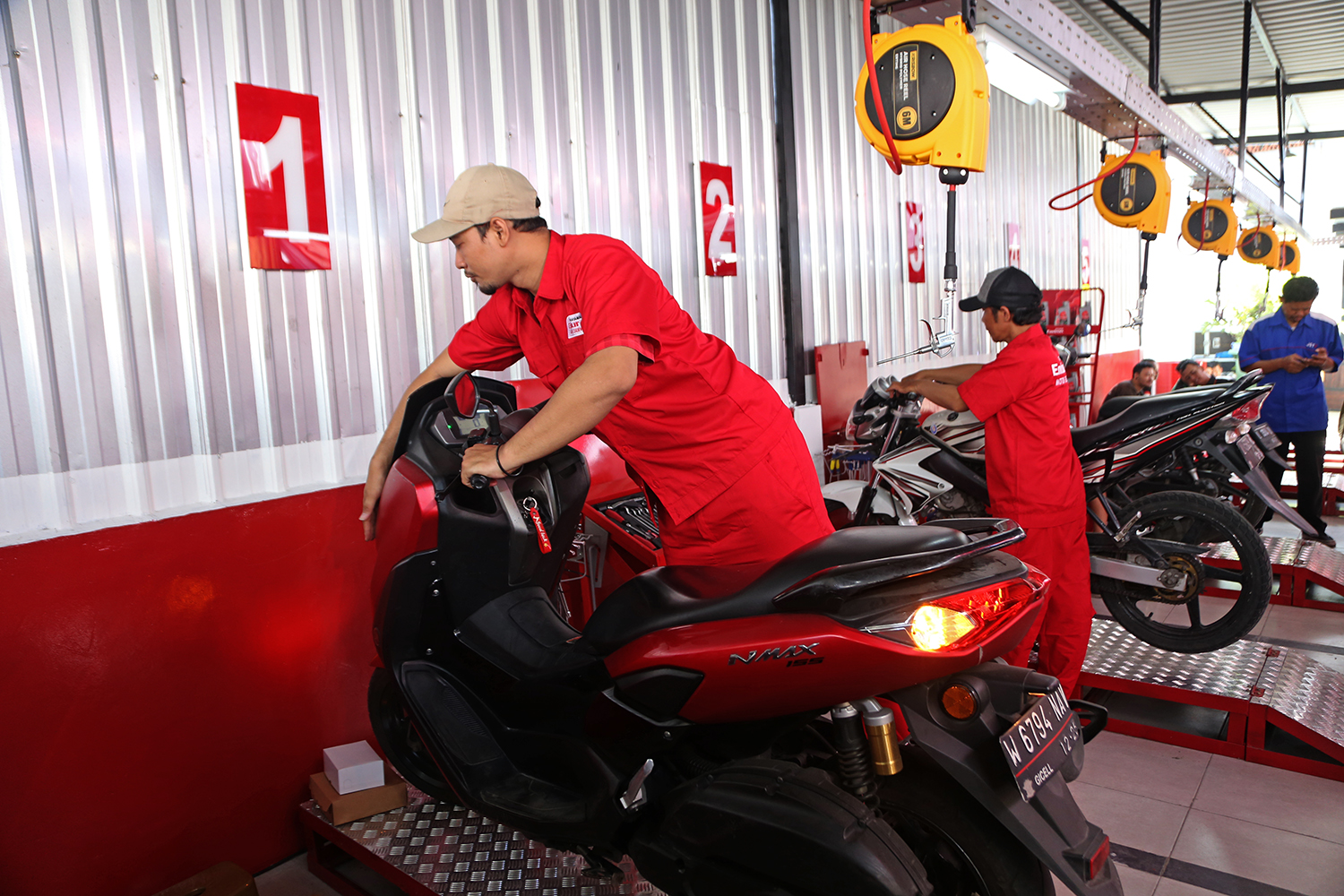 Rumah Padat Karya (RPK) Bengkel Pitstop Manyar