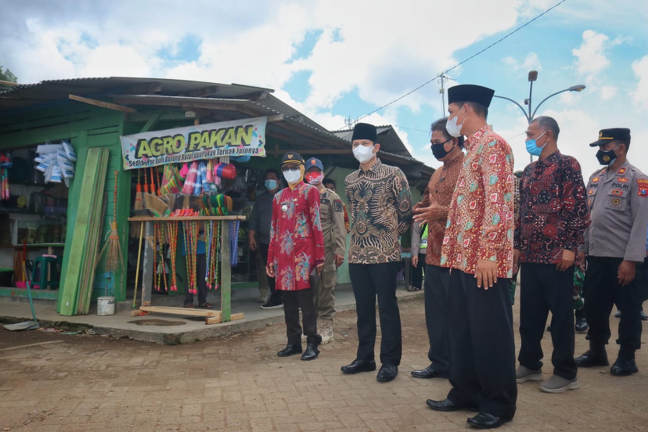 Suasana peresmian Pasar Agro Bendoagung Trenggalek oleh Bupati Nur Arifin.