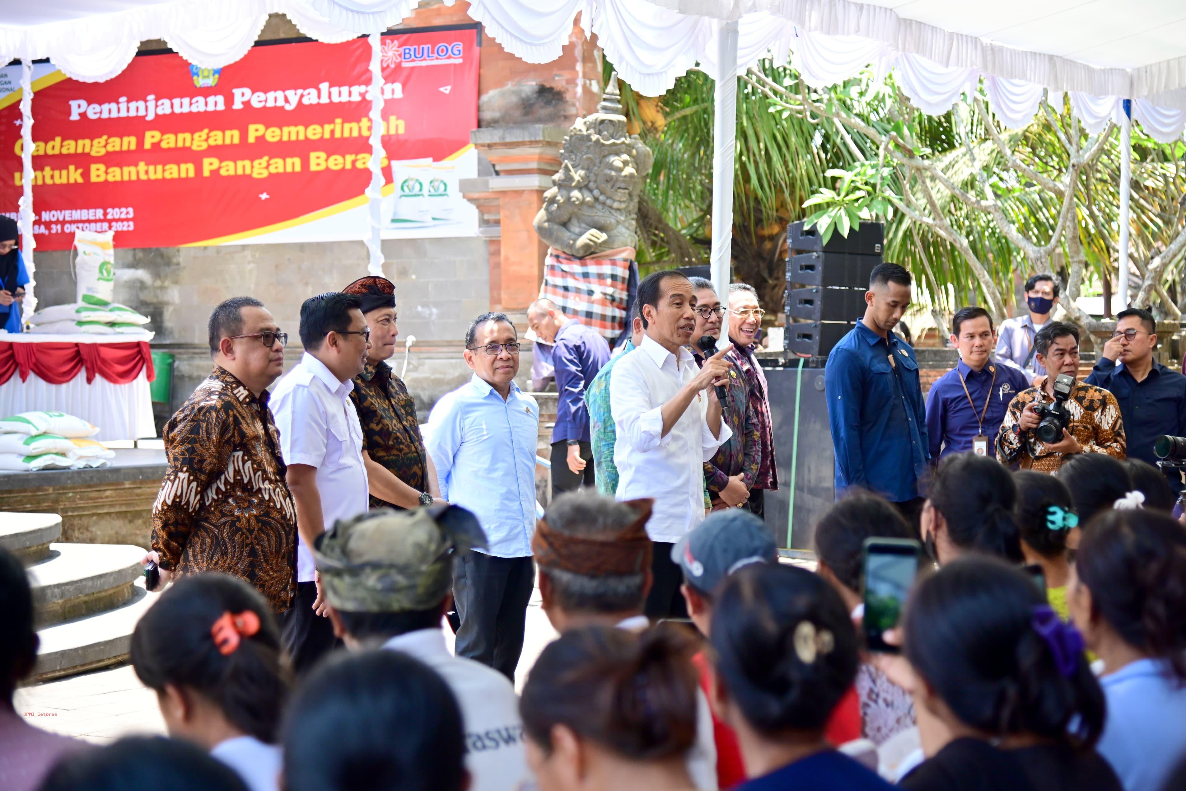 Presiden Jokowi di Balai Budaya Batubulan, Kabupaten Gianyar, Provinsi Bali, Selasa, 31 Oktober 2023