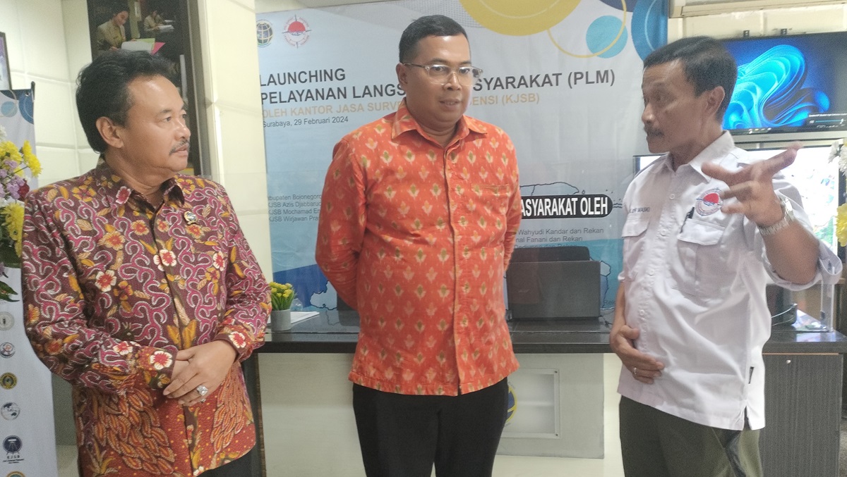Plt Kepala Kanwil BPN Jatim, Jonahar (kiri)