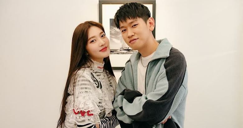 Joy Red Velvet dan Crush. (P NATION)