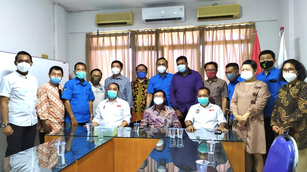Eri Cahyadi dan Armuji saat berkunjung ke Kantor BAMAG Surabaya, Rabu (14/10).