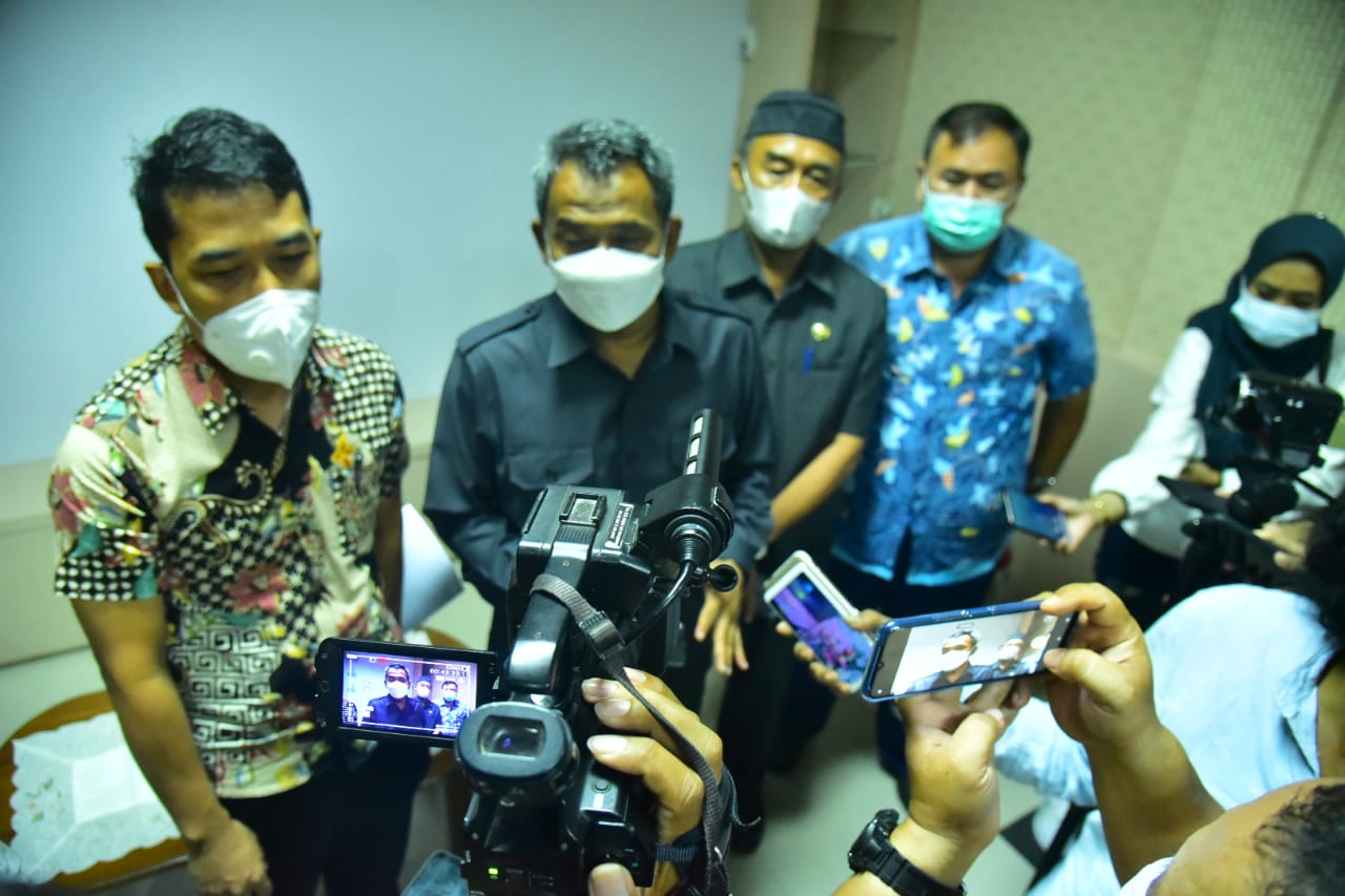 Kepala Dinas Pendidikan Kota Surabaya Supomo