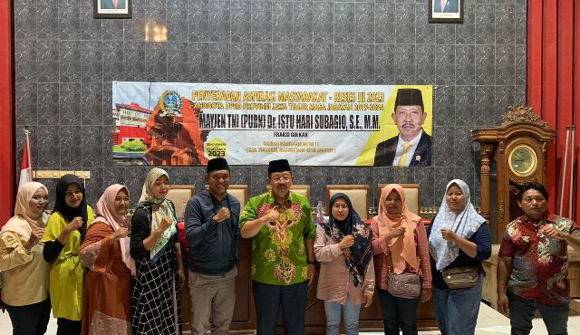 Ketua Komisi A DPRD Jatim, Istu Hari Subagio saat reses di Ngajuk dan Madiun. (Kominfo Jatim)