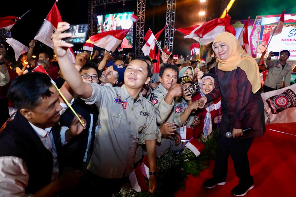 Khofifah Indar Parawansa bersama sebanyak 1.914 pilar sosial se Wilayah Bakorwil Madiun 
