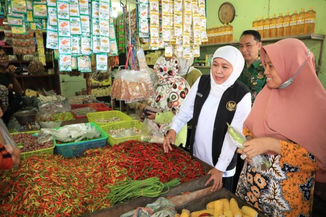 Gubernur Khofifah meninjau Pasar Krian Lama di Sidoarjo. (Foto: dokhumasjatim) 