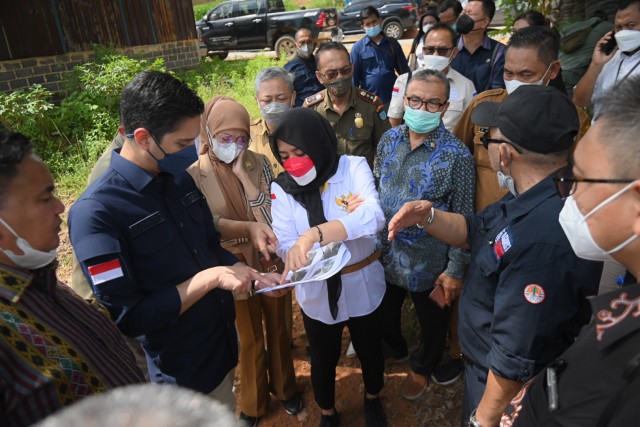 Anggota Komisi IV DPR RI Alien Mus kunker ke Kawasan Hutan Lindung Sei Hulu Lanjai di Batu Besar, Nongsa, Batam, Kepri, Selasa (23/11/2021).