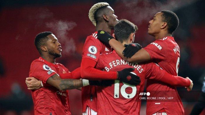 Sejumlah pemain MU melakukan selebrasi