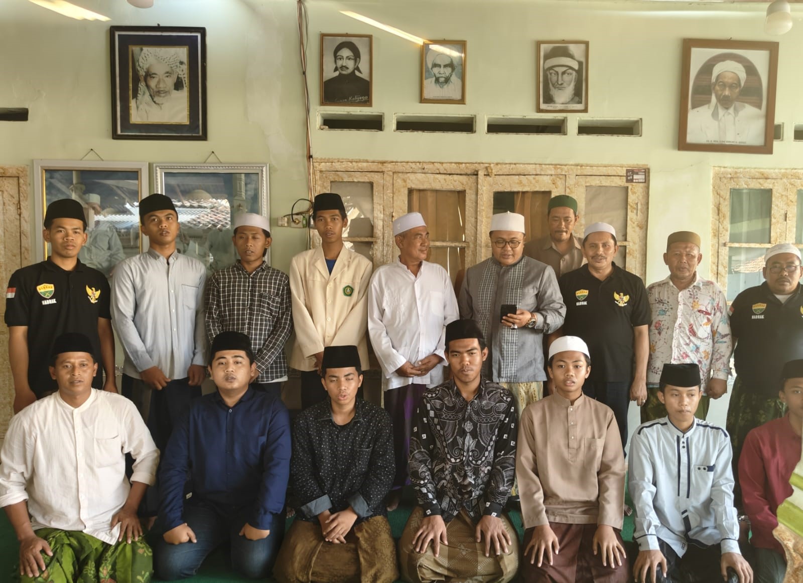 Relawan pemenangan Ganjar-Mahfud berkumpul di Ponpes Nurul Hidayat, Pamerkasan, Madura 