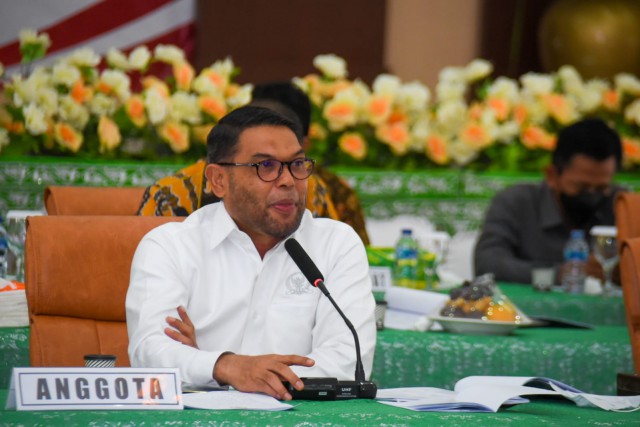  Anggota Komisi III DPR RI Nasir Djamil.