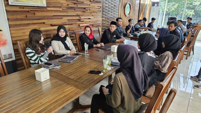 Anggota Komisi X DPR RI, Puti Guntur Soekarno, menggelar dialog interaktif bersama Generasi Z (Gen Z) di Parikesit Griya, Ketintang Madya, Surabaya, (PDIP Jatim)