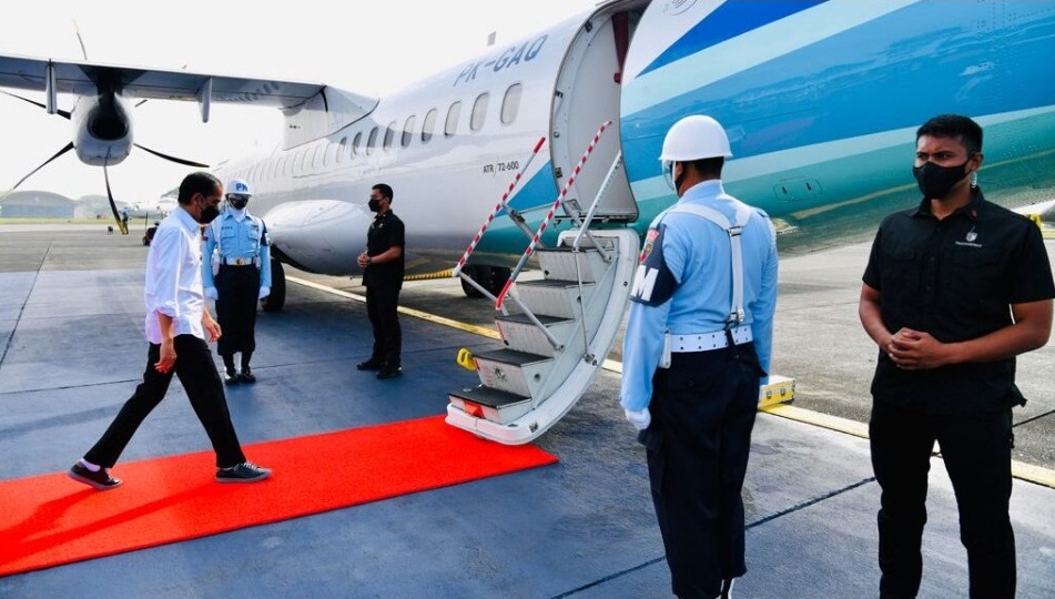 Dari Pangkalan TNI AU Halim Perdanakusuma, Jakarta, Presiden Joko Widodo bertolak menuju Kabupaten Cilacap untuk melakukan kunjungan kerja pada Kamis, 23 September 2021. (Setpres)