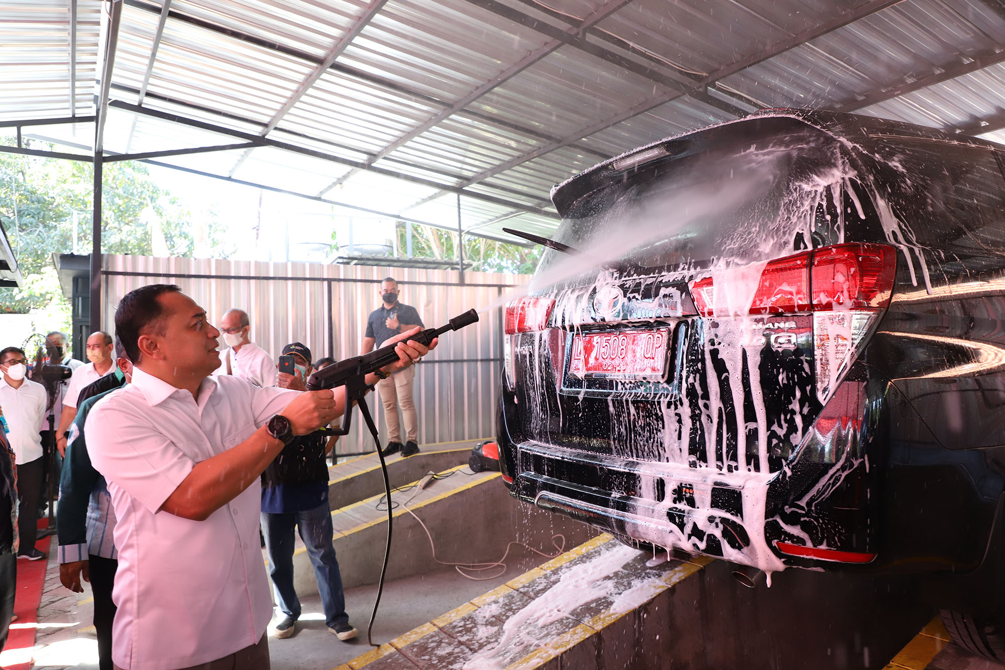 Program padat karya yang diinisiasi Wali Kota Surabaya Eri Cahyadi
