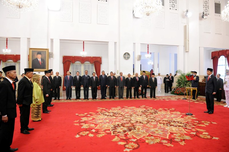 Presiden Jokowi pada penganugerahan gelar Pahlawan Nasional dan Tanda Kehormatan Bintang Jasa, Rabu (10/11/2021), di Istana Negara, Jakarta. (Tangkapan Layar YouTube Sekretariat Presiden)