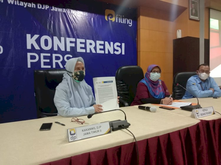 Kepala Kanwil DJP Jatim II Lusiani menjelaskan kasus pajak yang ditanganinya,
