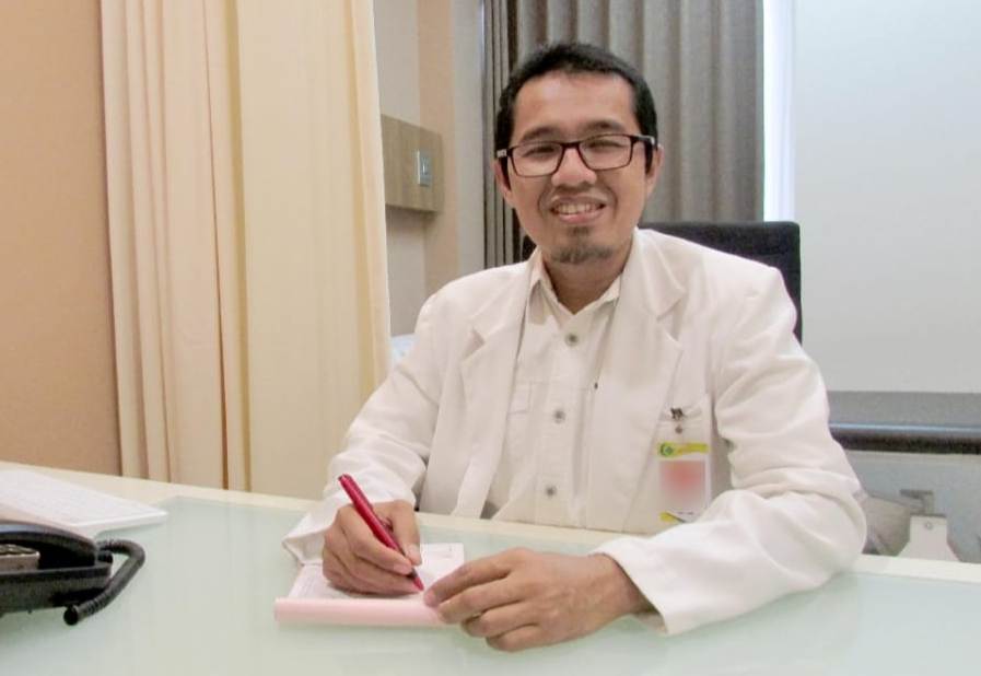 Dokter Spesialis Pulmonologi dan Kedokteran Respirasi (Paru) sekaligus Dosen Fakultas Kedokteran (FK) Universitas Airlangga (UNAIR) dr. Arief Bakhtiar, Sp.