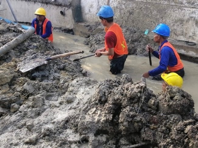 Pengerjaan saluran drainase di kawasan Kecamatan Tandes dan Sambikerep, Surabaya barat