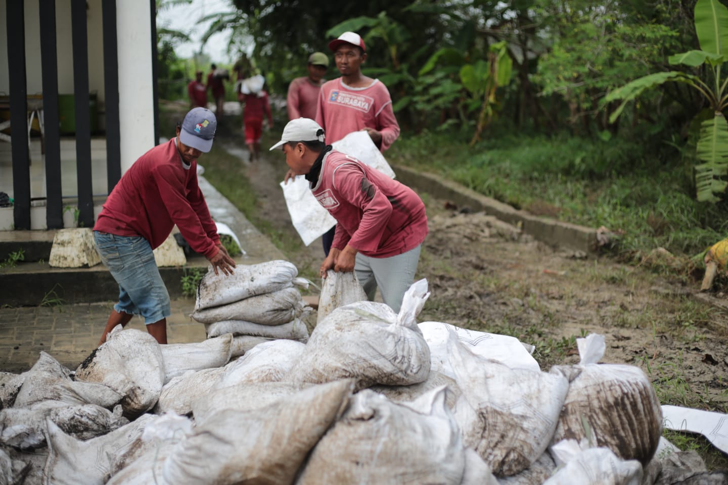 Penanganan banjir di Surabaya barat